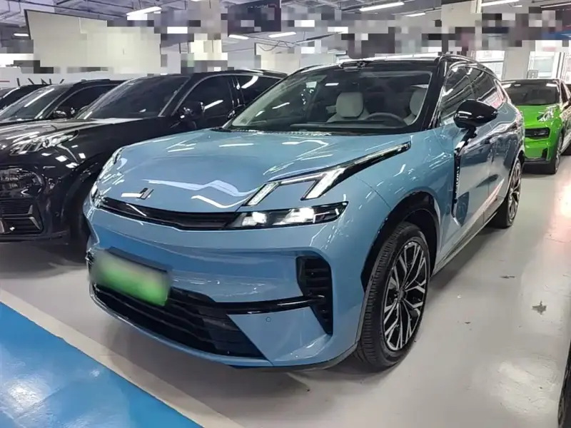 Lynk & Co 08 EM-P