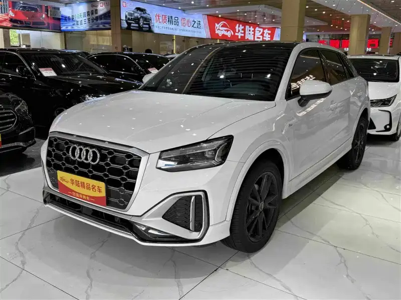 Audi Q2L