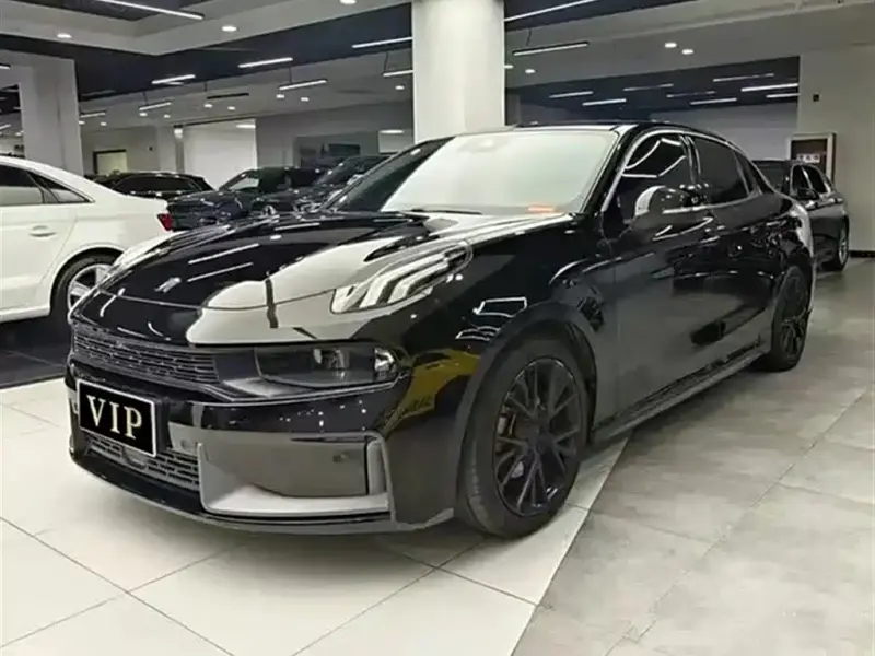 Lynk & Co 03