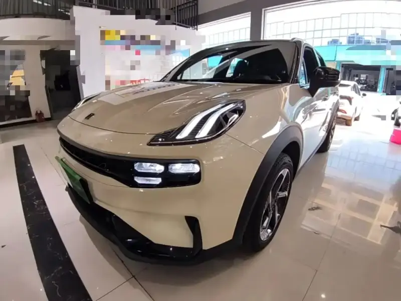 Lynk & Co 06