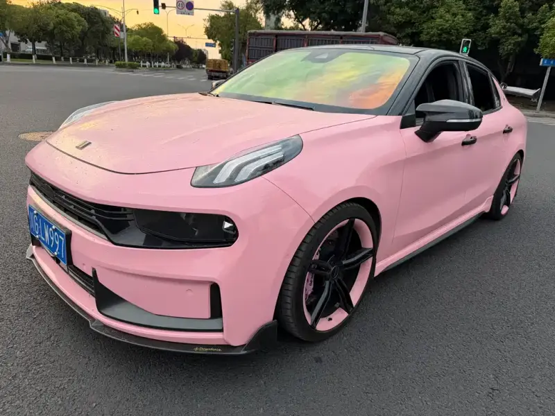 Lynk & Co 03