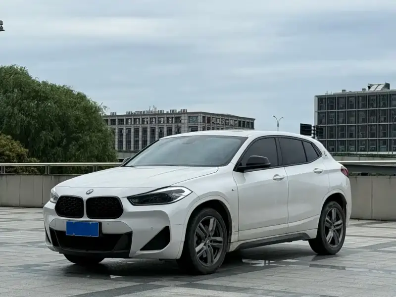 BMW X2