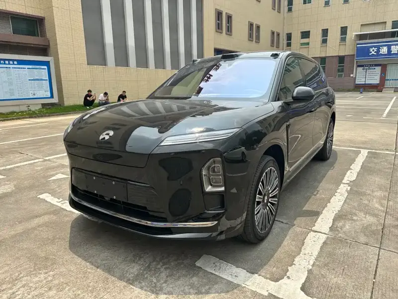 NIO ES8