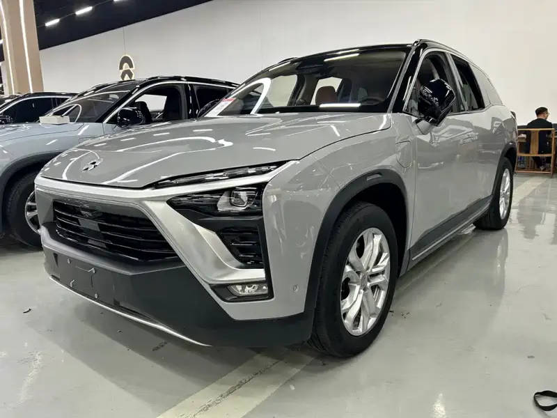 NIO ES8