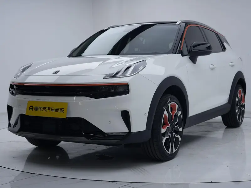 Lynk & Co 06