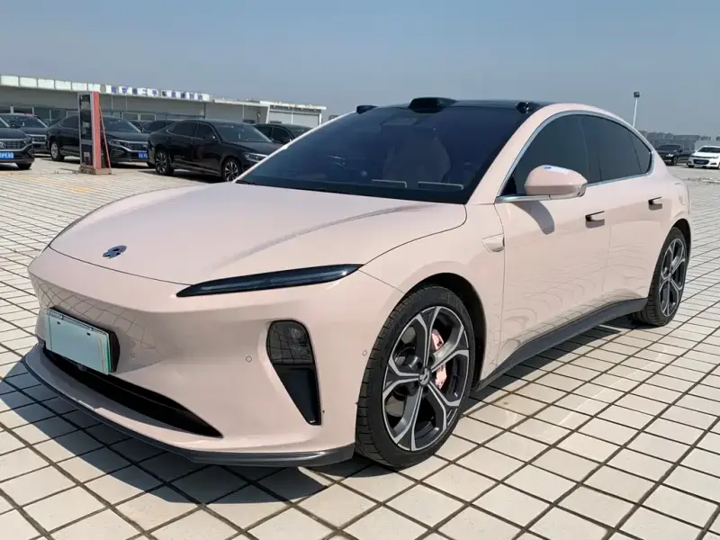 NIO ET5