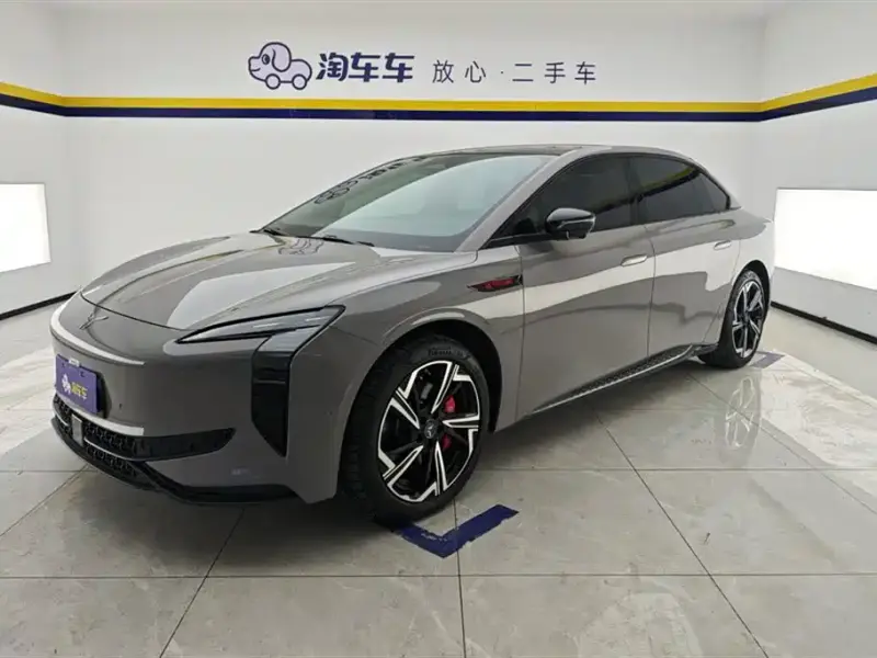 Hongqi EH7