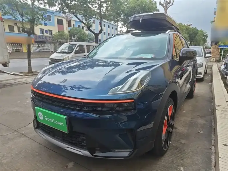 Lynk & Co 06