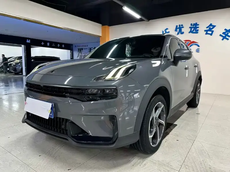 Lynk & Co 06