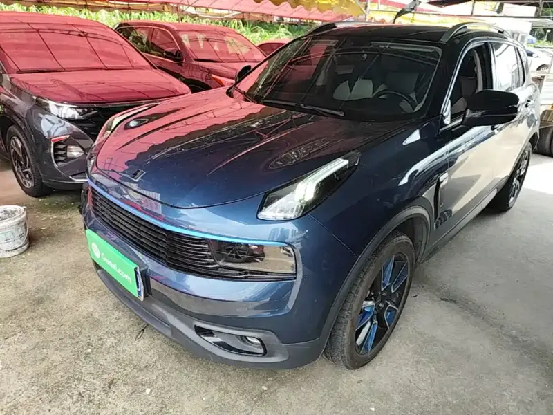 Lynk & Co 01
