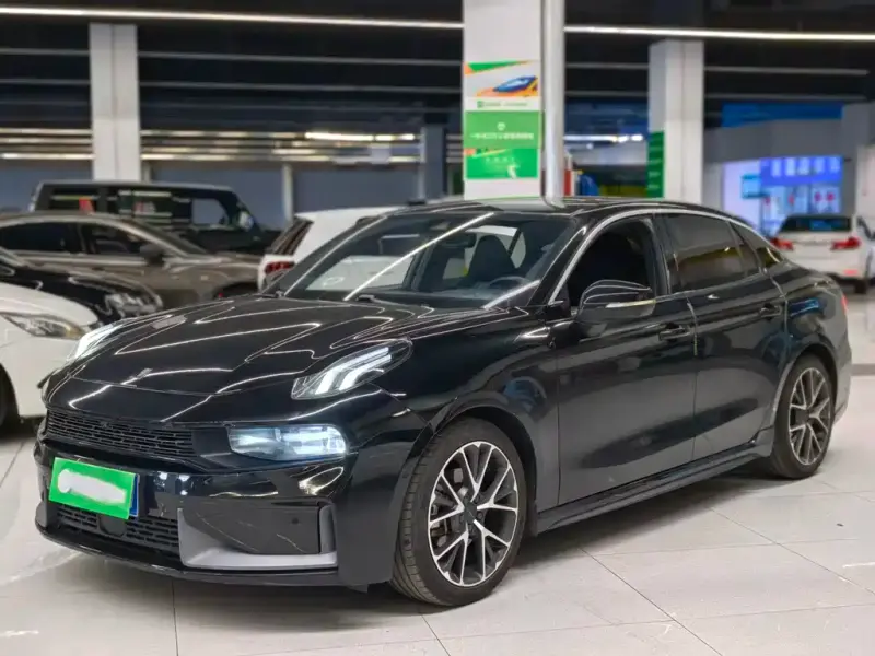 Lynk & Co 03