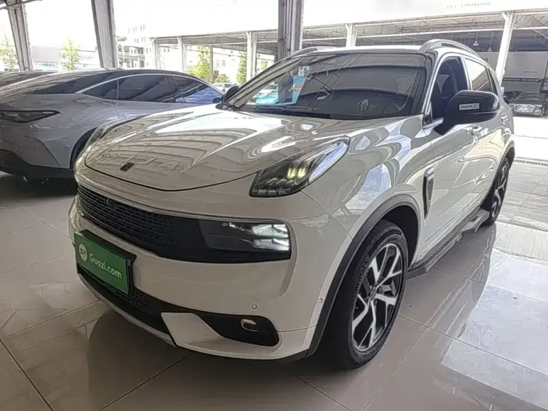 Lynk & Co 01