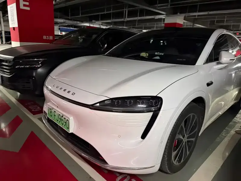 Luxeed Zhijie R7