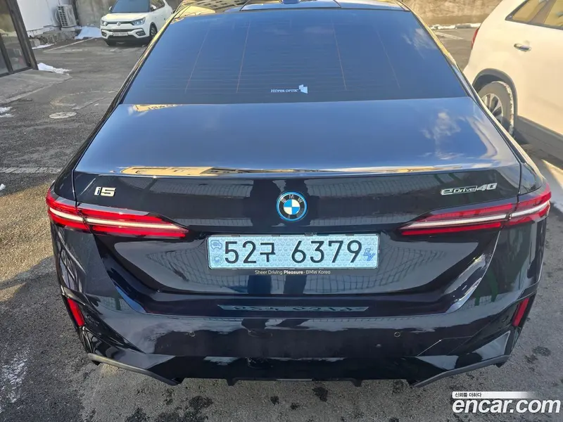 BMW i5