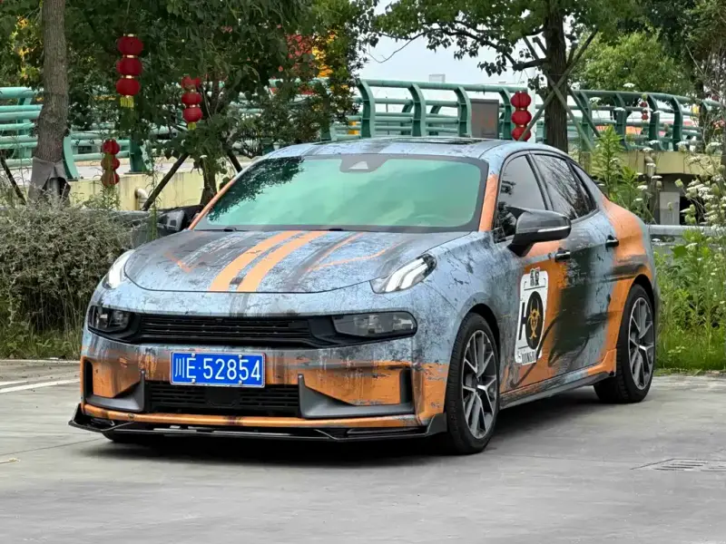 Lynk & Co 03