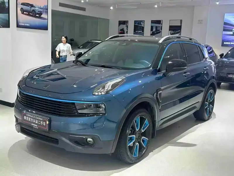 Lynk & Co 01