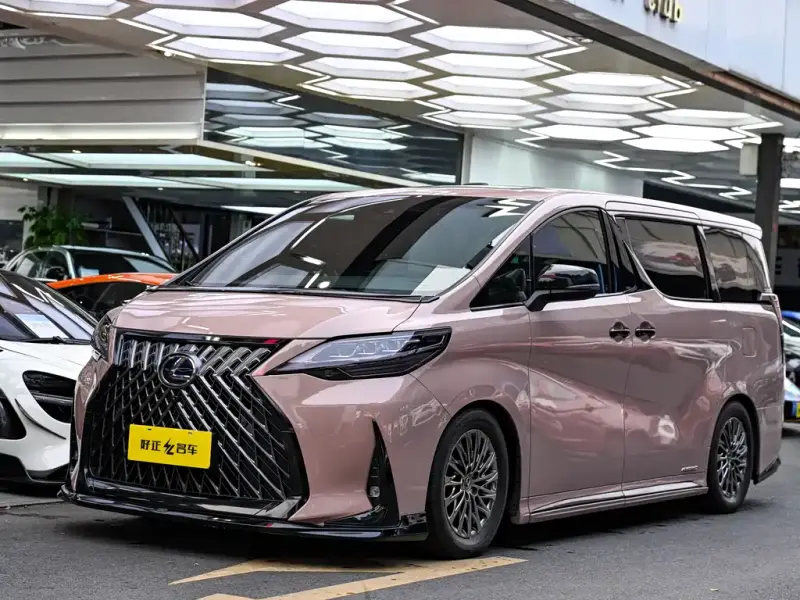Lexus LM