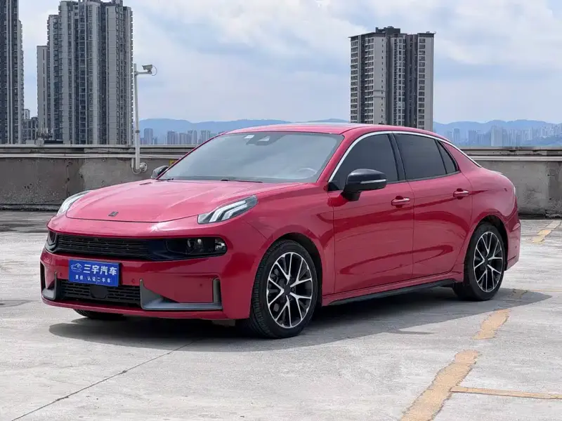 Lynk & Co 03