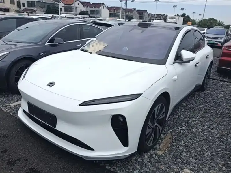 NIO ET5