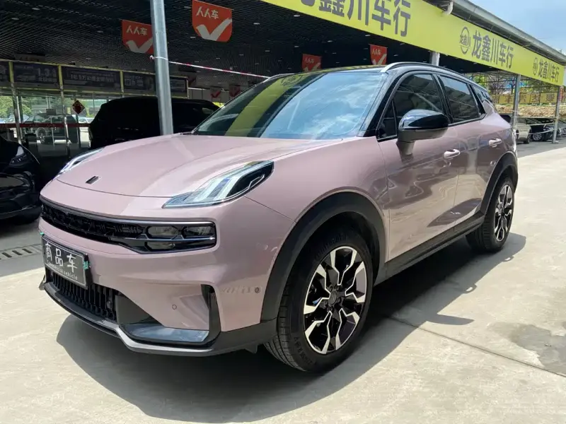 Lynk & Co 06