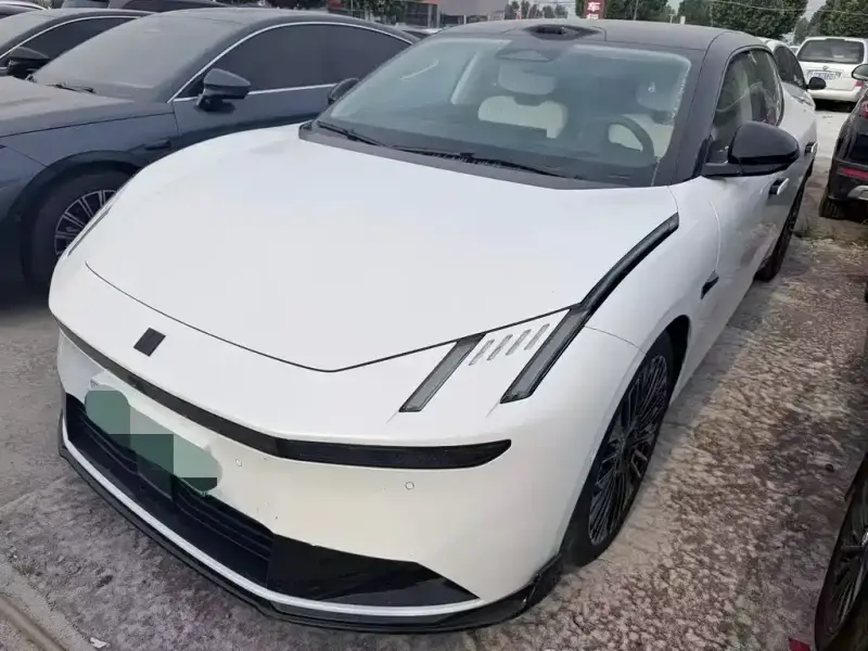 Lynk & Co 10