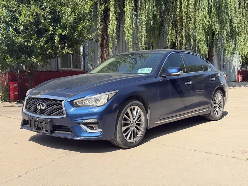 Infiniti Q50L