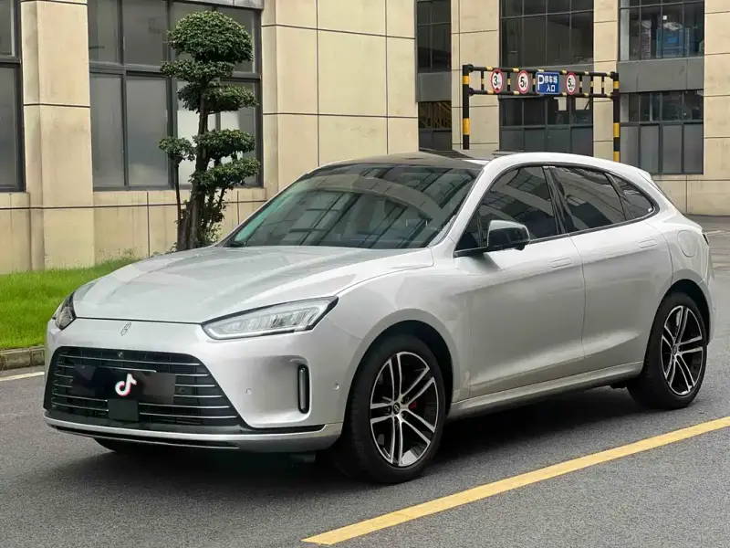 AITO M5