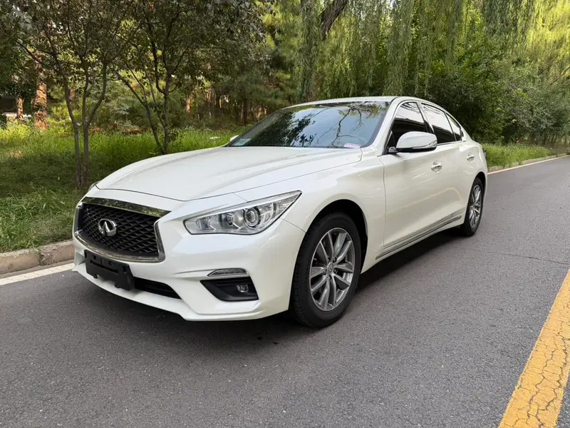 Infiniti Q50L