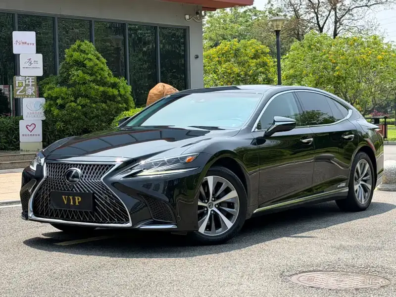 Lexus LS