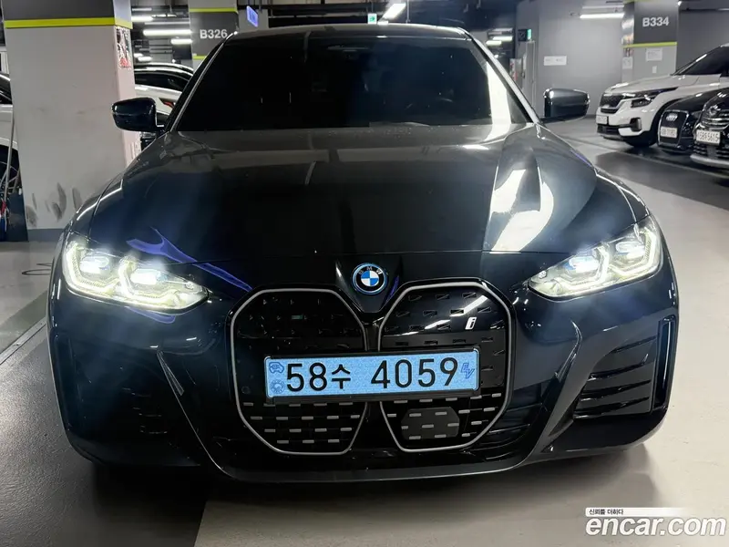 BMW i4