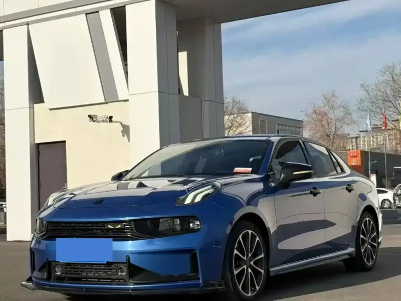 Lynk & Co 03
