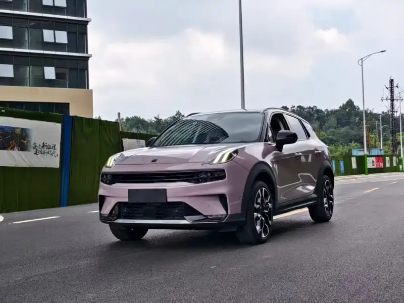 Lynk & Co 06