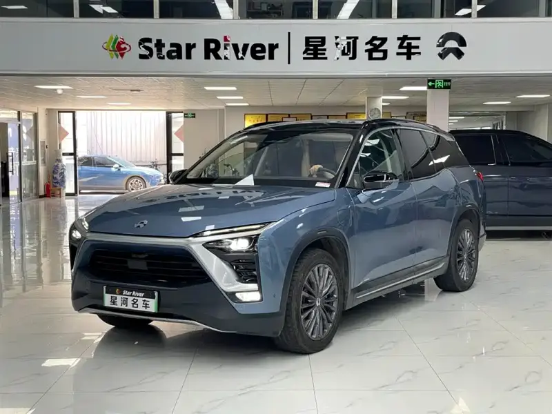 NIO ES8