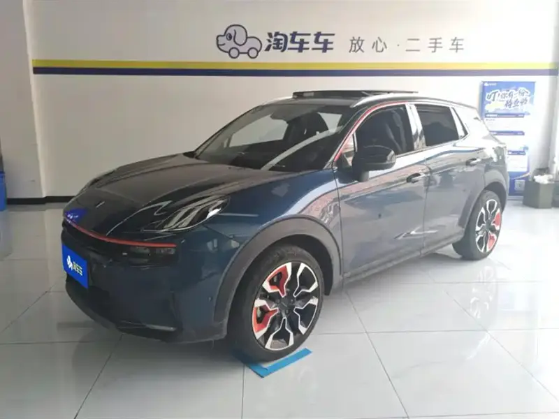 Lynk & Co 06