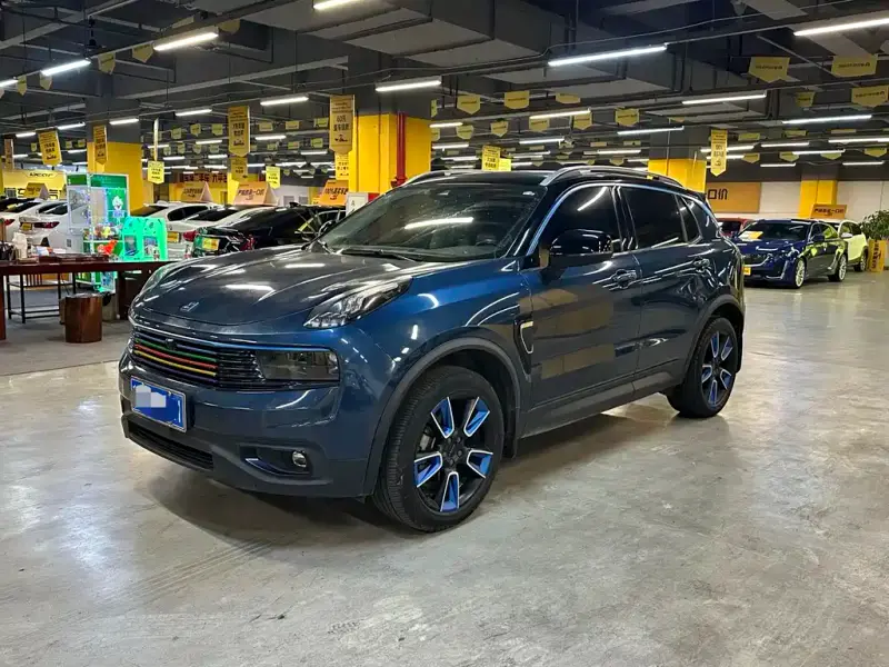 Lynk & Co 01