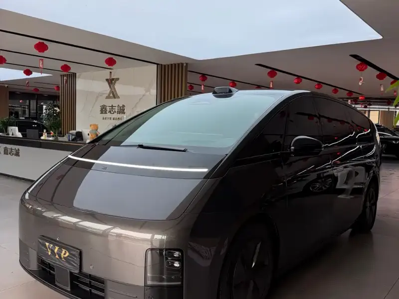 Li Auto MEGA