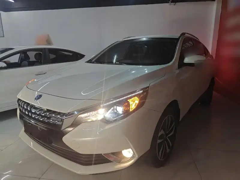 Venucia T90
