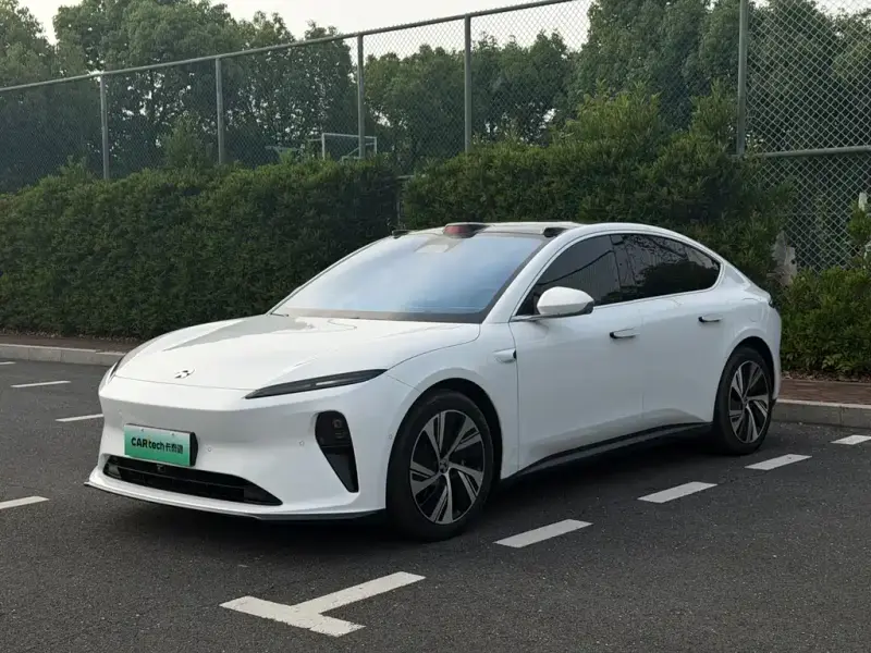 NIO ET5