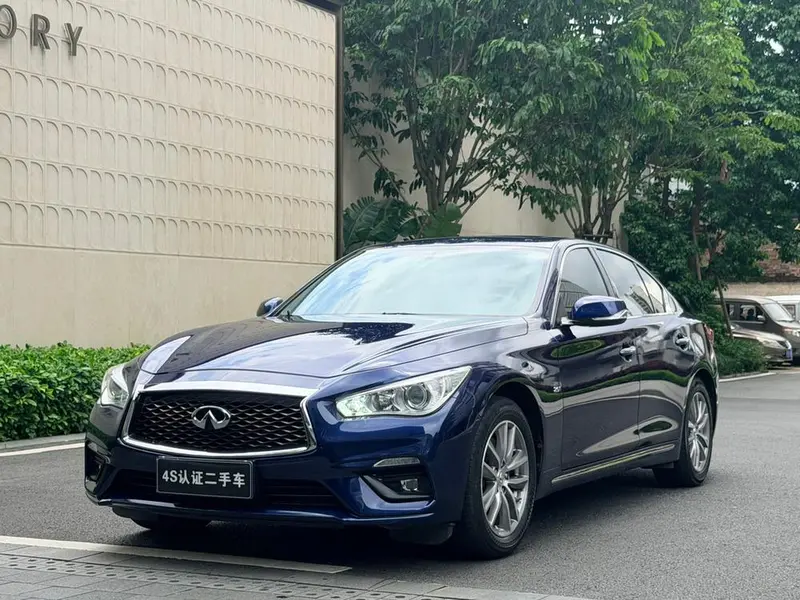 Infiniti Q50L