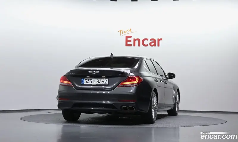 Genesis G70