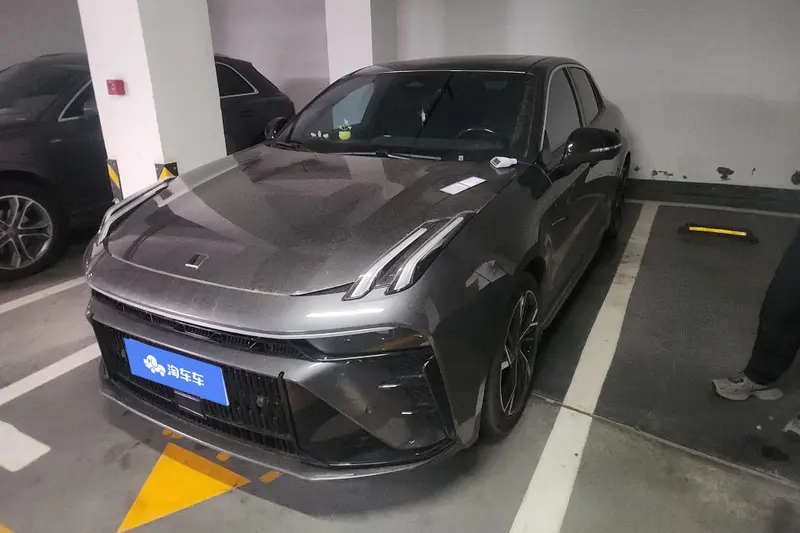 Lynk & Co 03