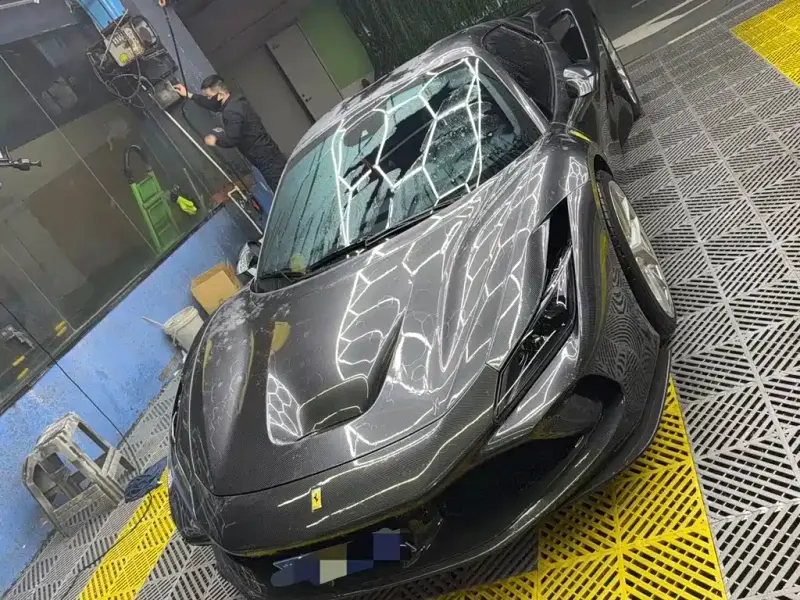 Ferrari F8