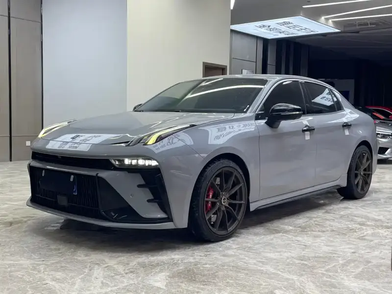 Lynk & Co 03