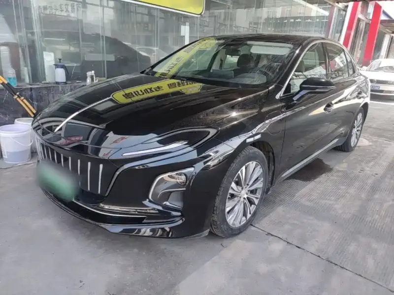 Hongqi E-QM5