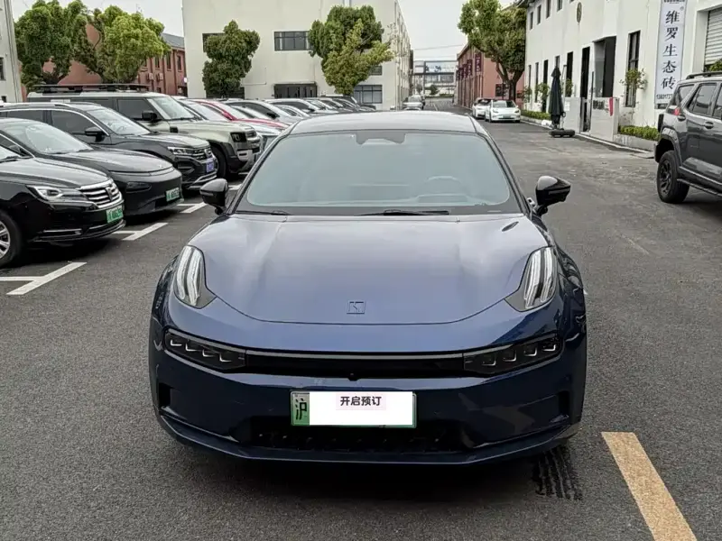 Zeekr 001