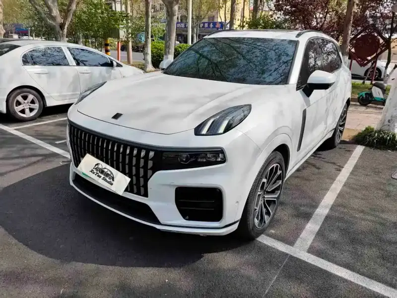 Lynk & Co 09 EM-P