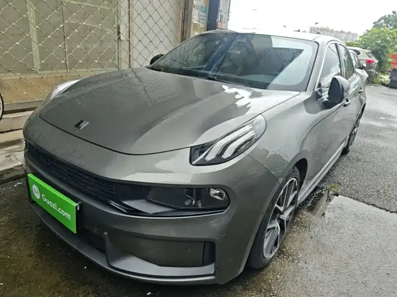 Lynk & Co 03