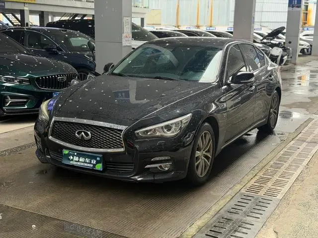 Infiniti Q50L