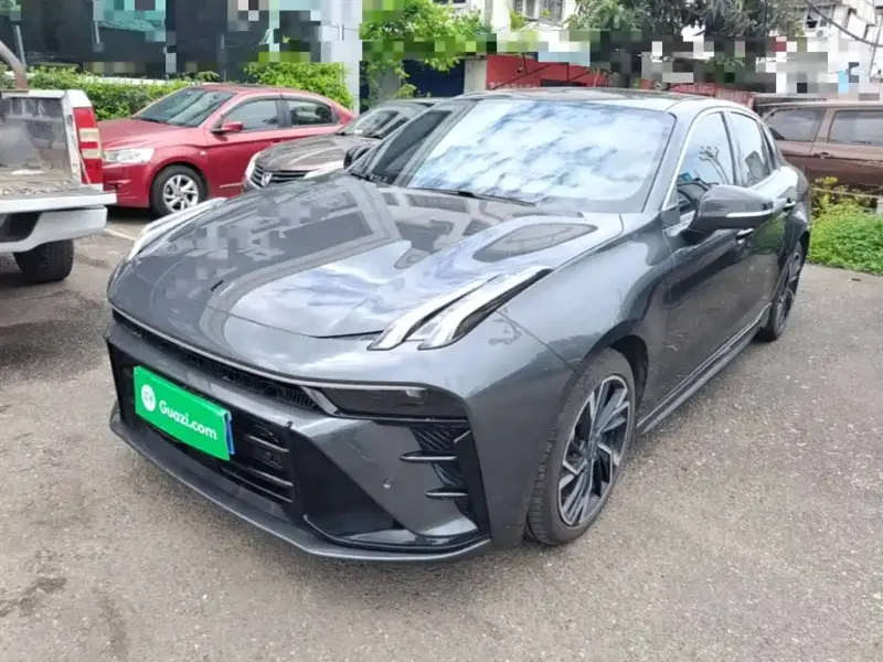 Lynk & Co 03
