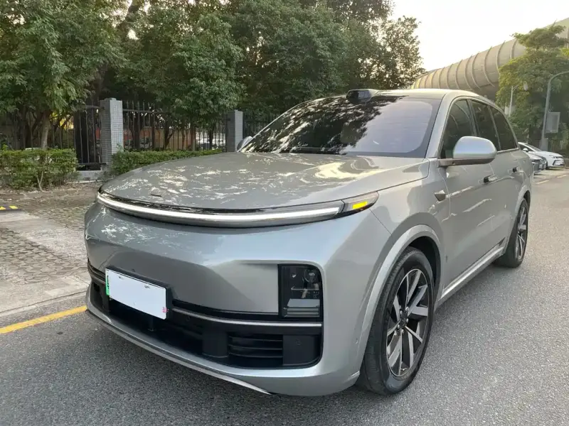 Li Auto L8